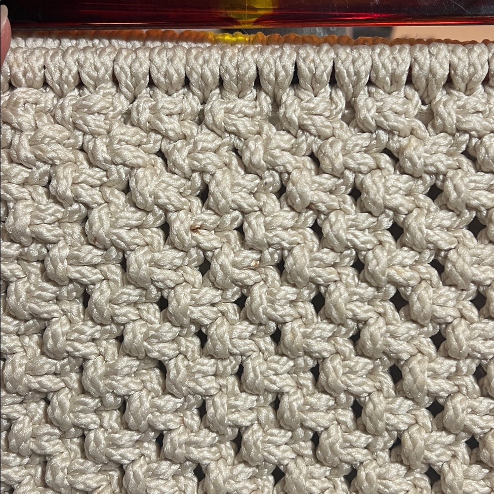 1960/1970’s Crochet Bag with Amber Handle - Picture 9 of 9